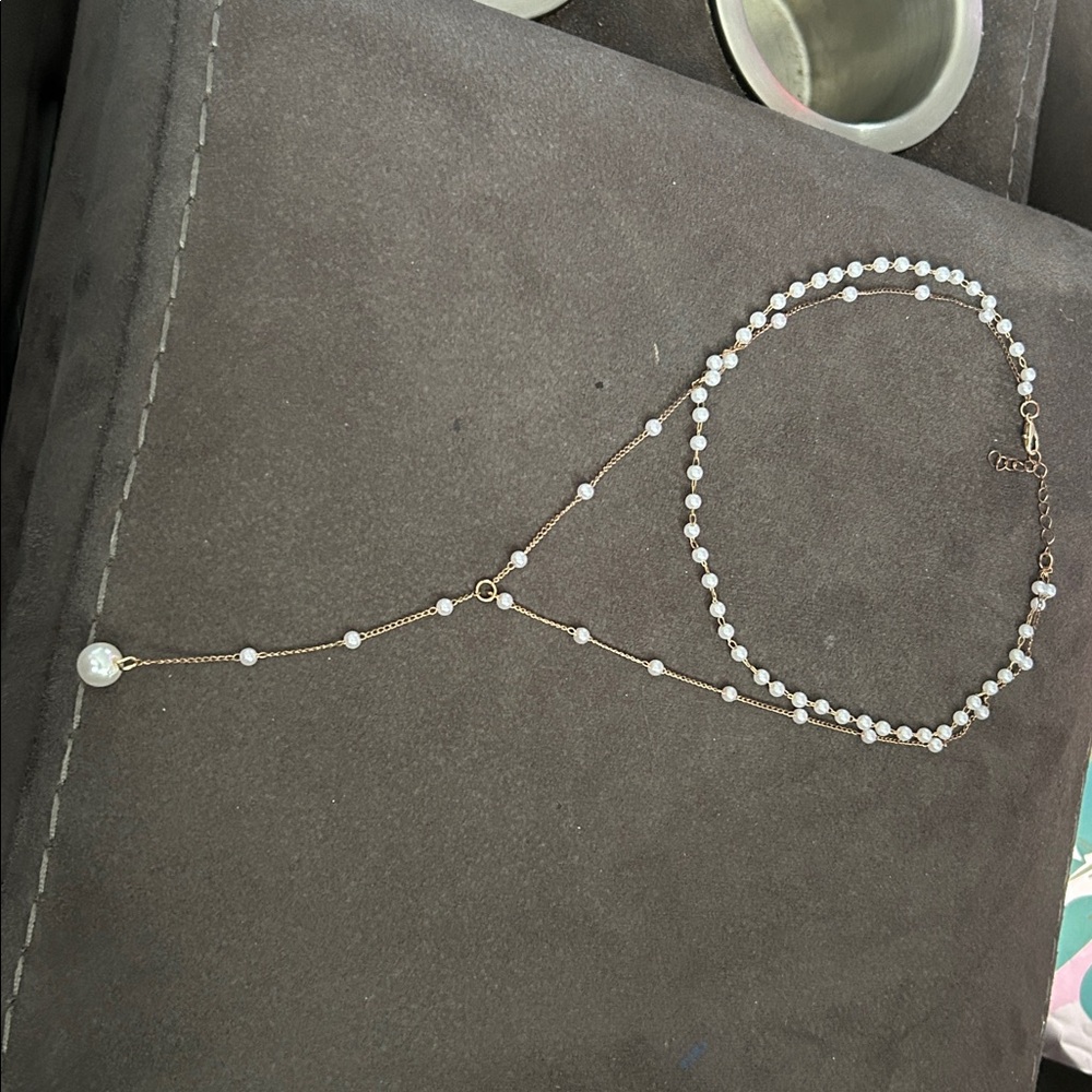 Elegant Pearl and Gold Necklace
